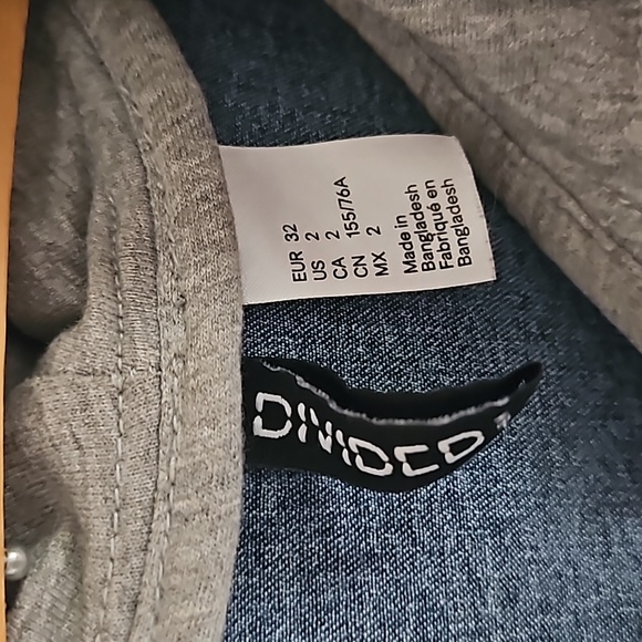 Denim shirt with hood - Picture 3 of 5